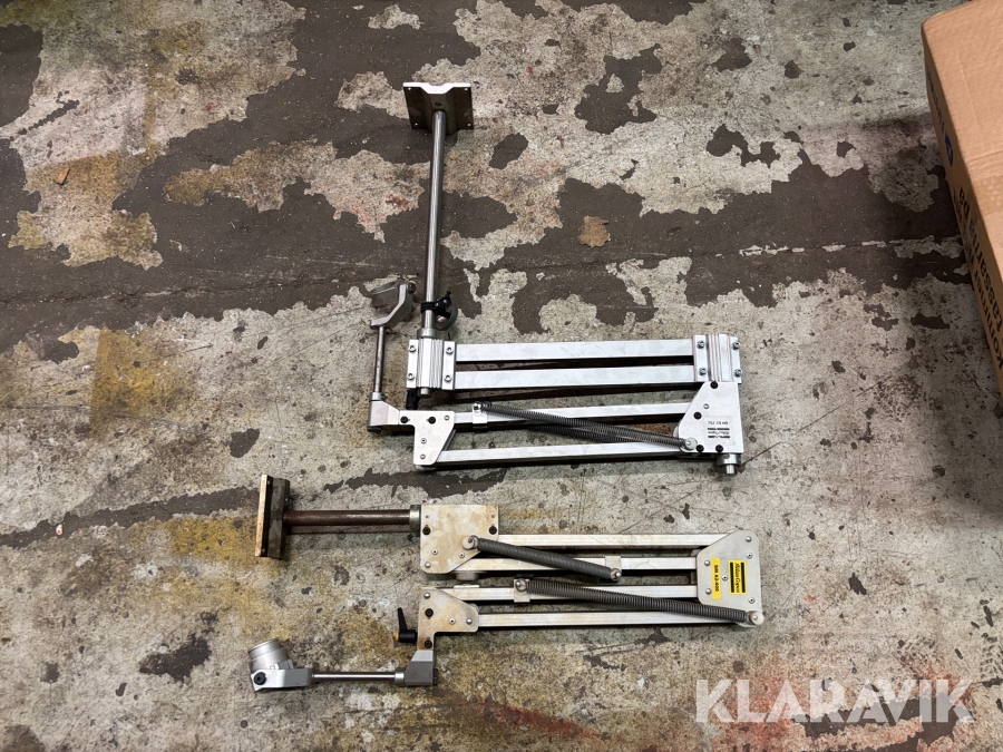 Parallellarm Atlas Copco med vinklat fäste