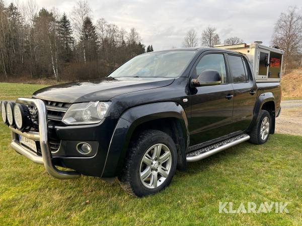 Pickup Volkswagen Amarok med hundkåpa