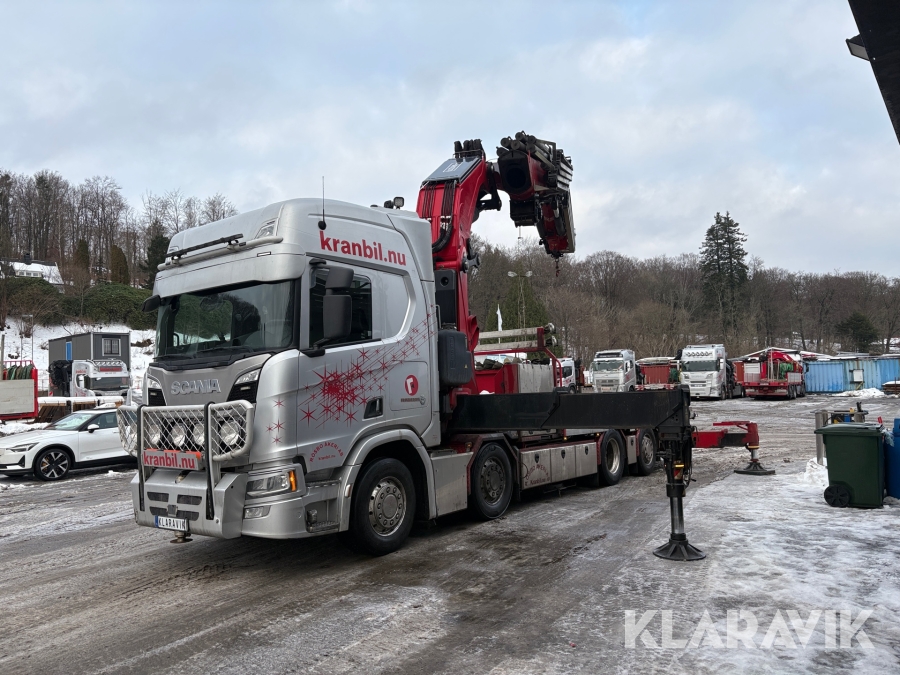 Lastbil Scania R6508X2 med fassi kran