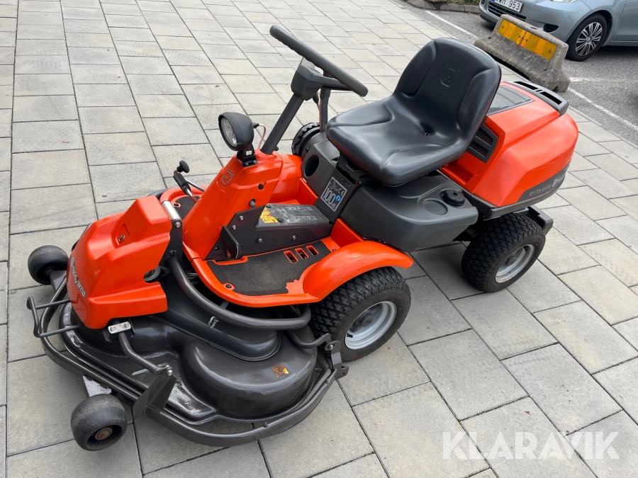 Åkgräsklippare Husqvarna R175 AWD, Västerås, Klaravik auktio