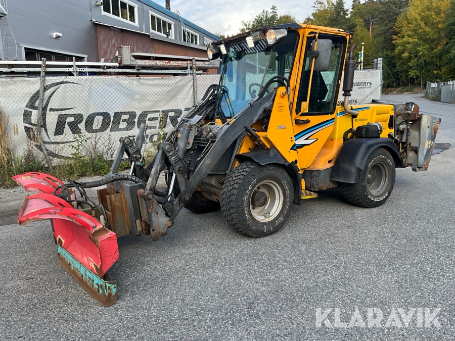 Hjullastare Wille 355B med vikplog och sandspridare