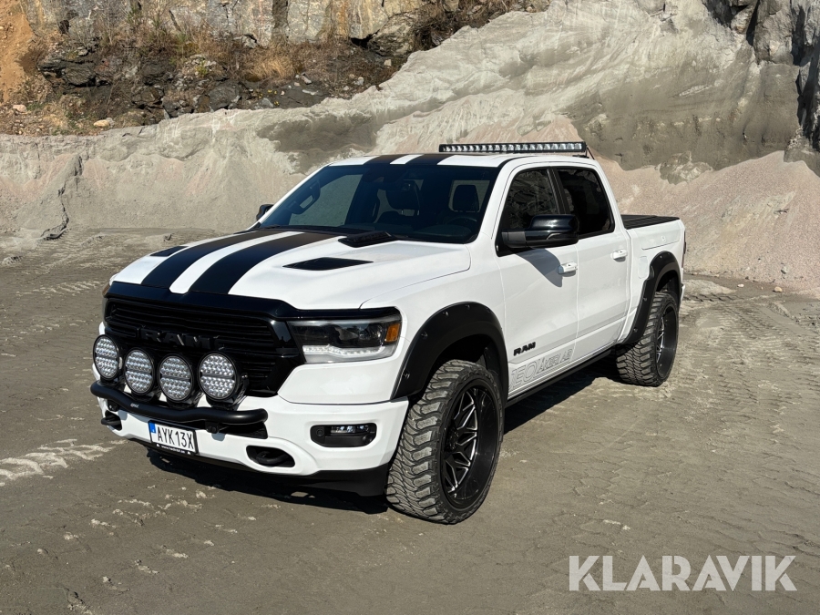 Pickup Dodge Ram 1500 Laramie 5.7 V8 Hemi