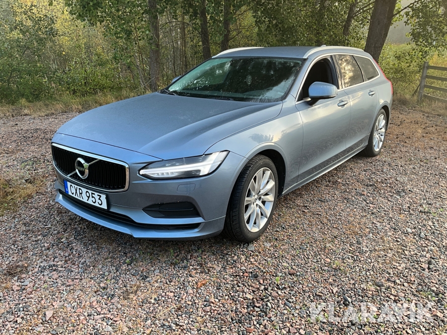 Volvo V90 D4