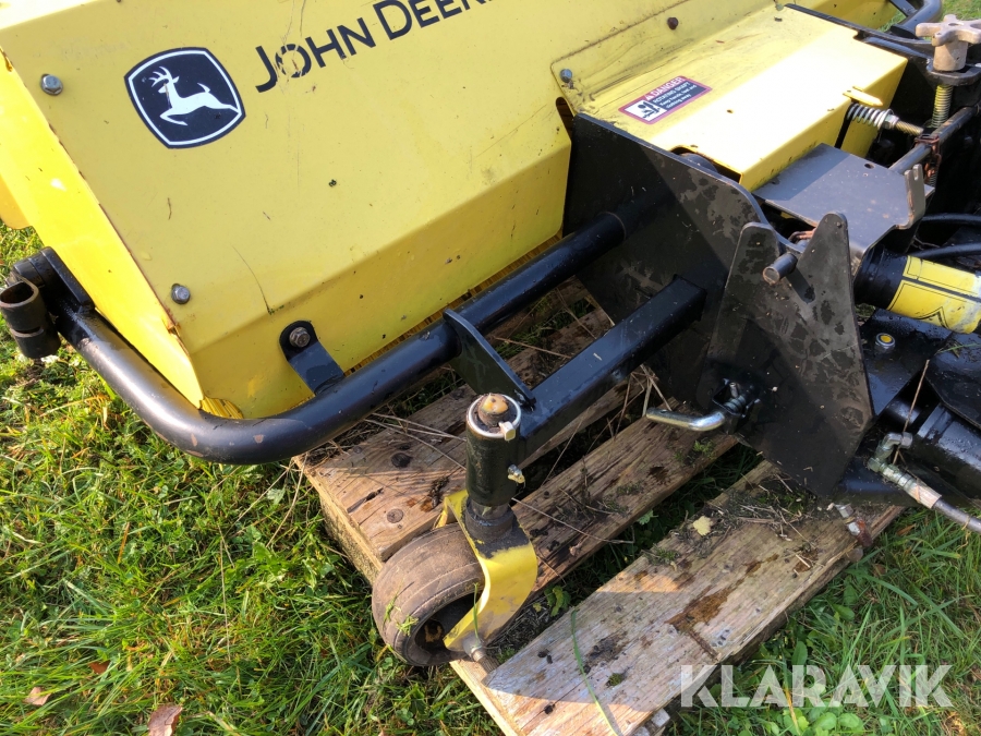 Klaravik Auktioner Sopaggregat John Deere 52 Quick Hitch Broom