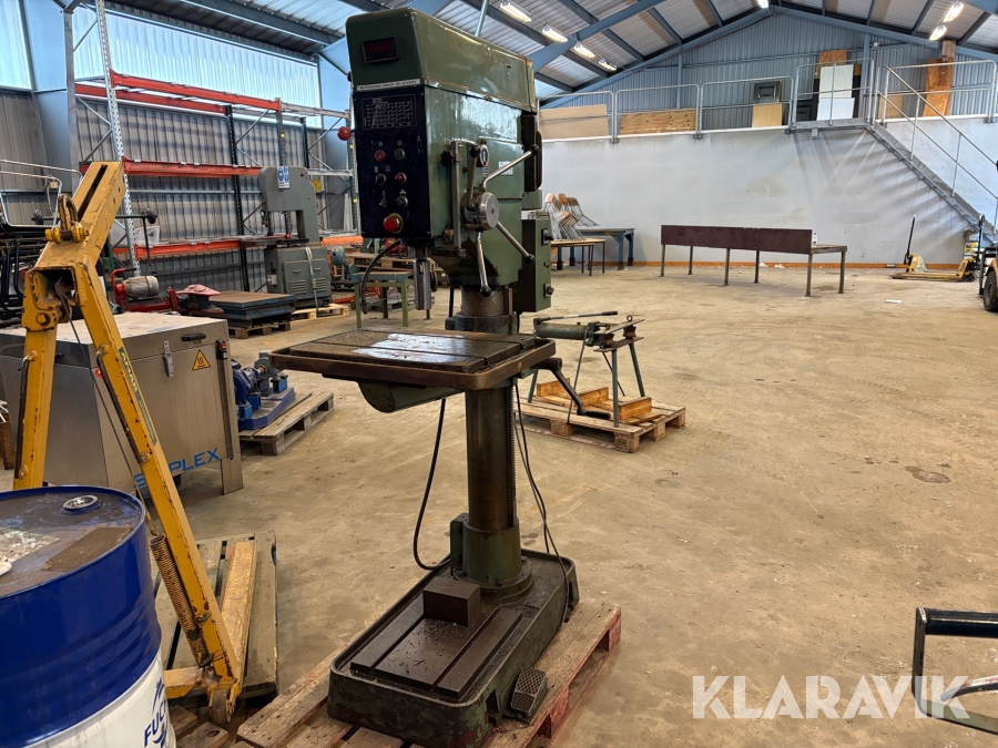 Pelarborrmaskin 700 vs