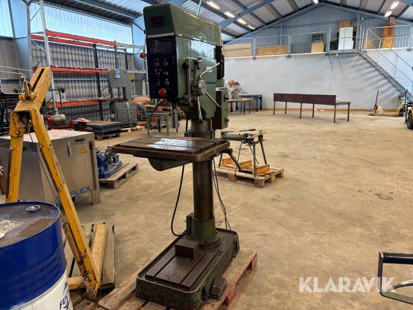 Pelarborrmaskin 700 vs