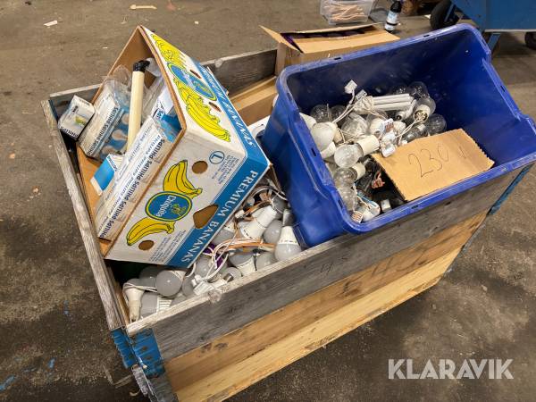 Pall med blandad belysning