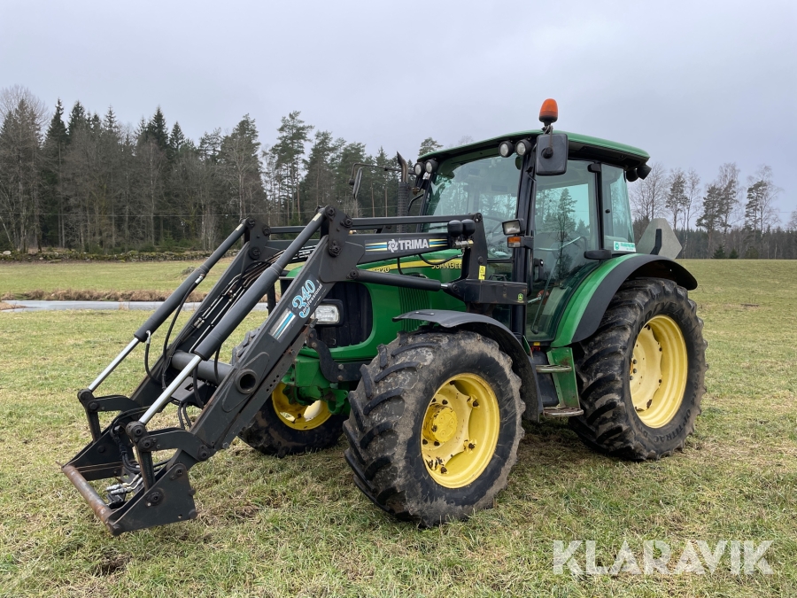 Traktor John Deere 5820 med Trima lastare