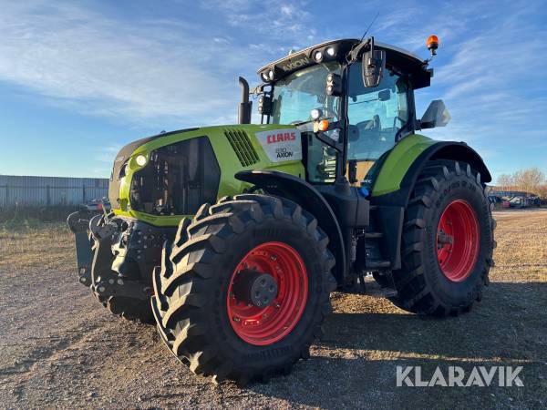 Traktor Claas 830 AXION cmatic