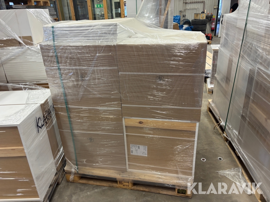 Väggskåp L60 Marbodal 8 st med luckor