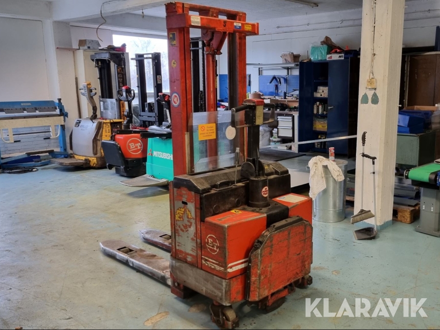 Truck ståstaplare BT