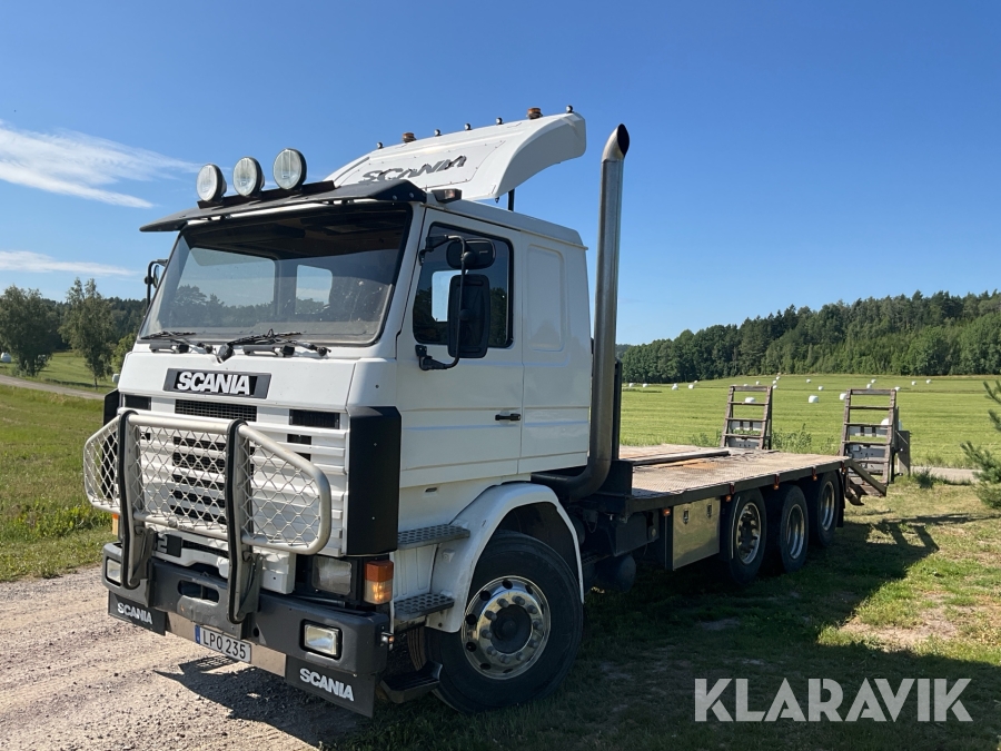 Lastbil Scania 142 8x2 maskintransport