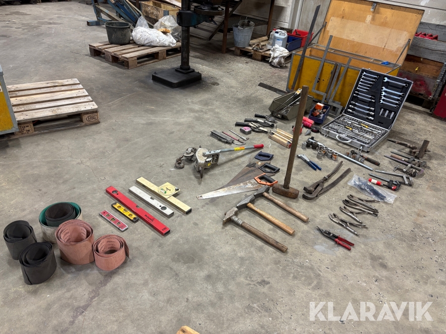 Stor verktygslåda diverse verktyg tigersåg