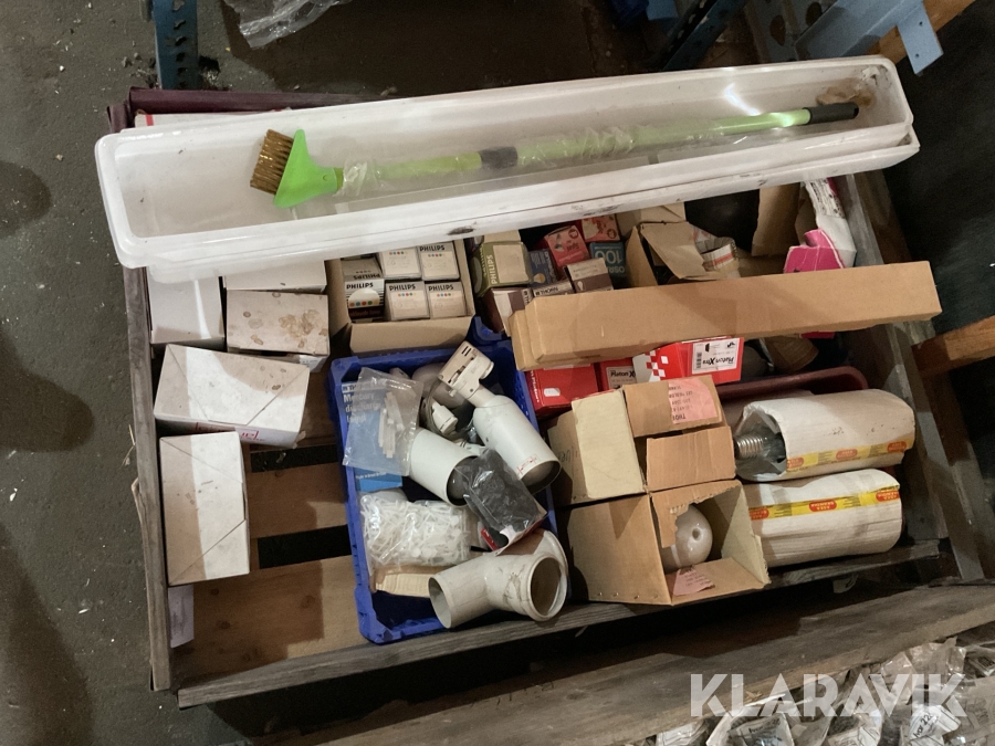 Pall med lampor med mera