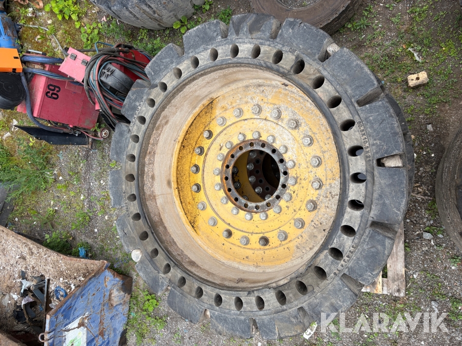 Entreprenaddäck massiva 4 st CAT Flexport