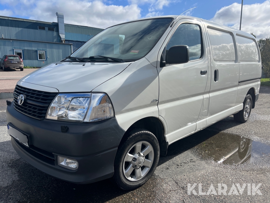 Skåpbil Toyota Hiace 2.5 D-4D 4WD (117hk)