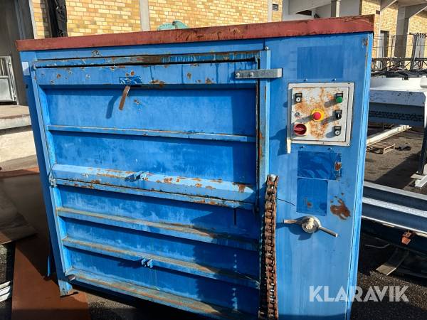 Komprimator EnviroPac EN 80 för wellpapp, plast och ensilageplast