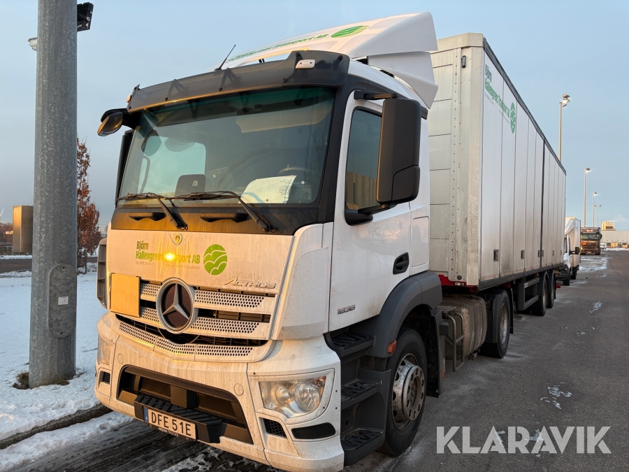 Lastbil Mercedes-Benz Actros 1836 med Kel-Berg City Trailer