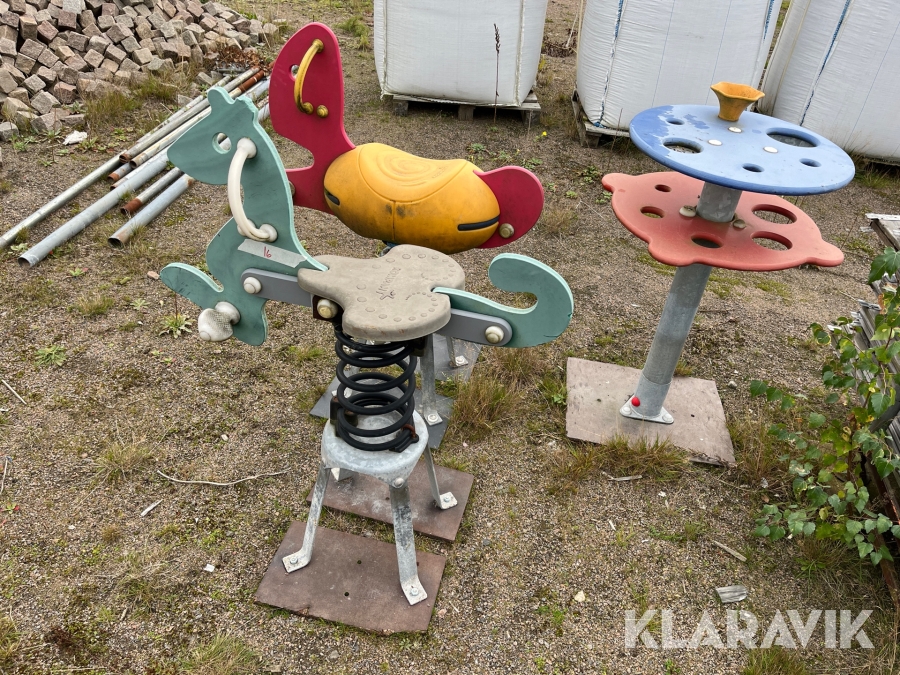 Lekutrustning gunghästar 2 st Kompan