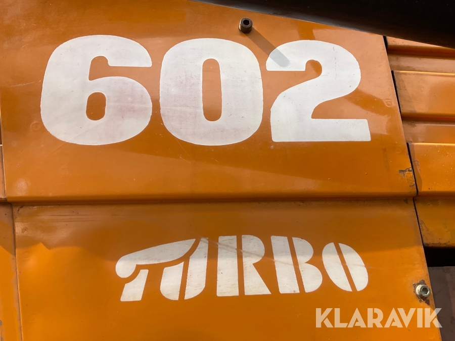 Traktor Valmet 602 Turbo med tillbehör