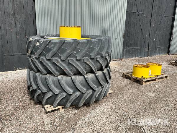 Dubbelmontage 650/65 R42 med kock o sohn fäste 2st