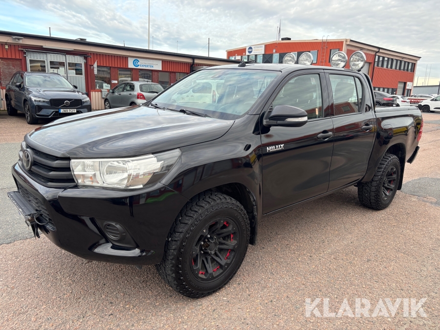 Pickup Toyota Hilux dubbelhytt 2.4 AWD
