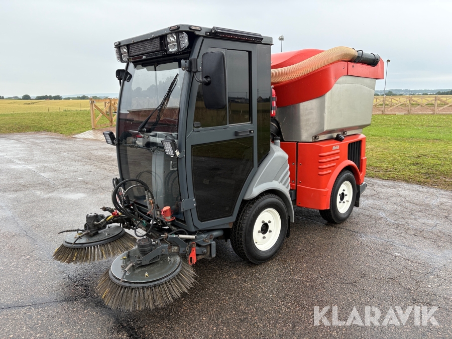 Redskapsbärare Hako Citymaster 1200 med redskap