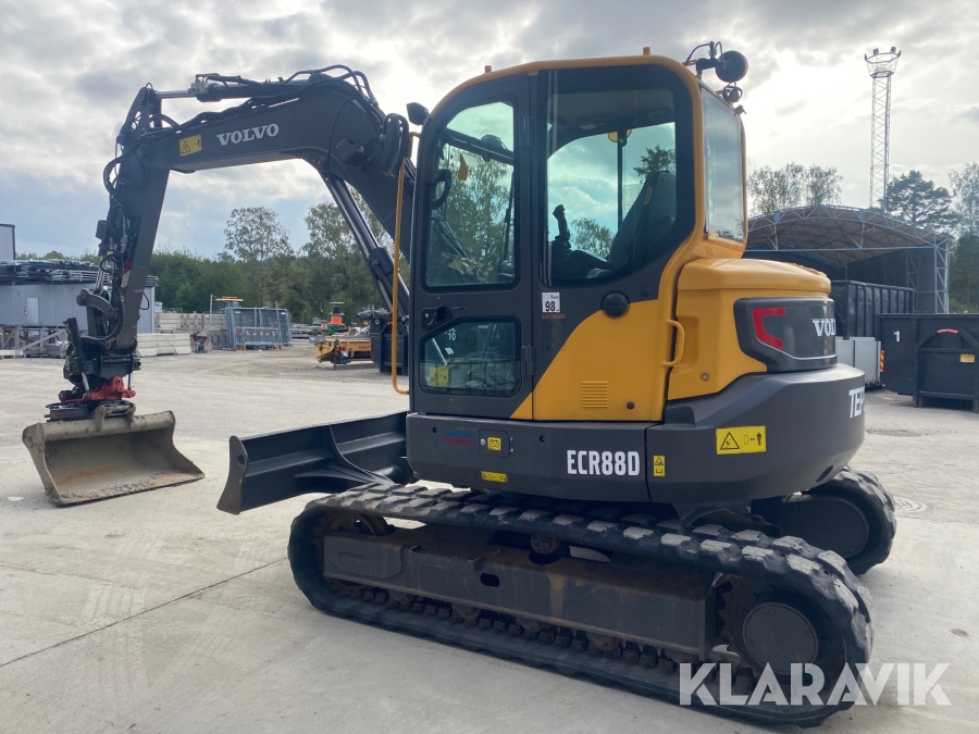 Grävmaskin Volvo ECR88D med tiltrotator och redskap
