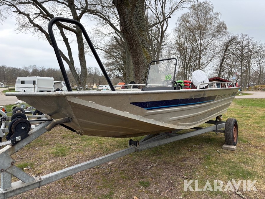 Styrpulpetbåt Master 410