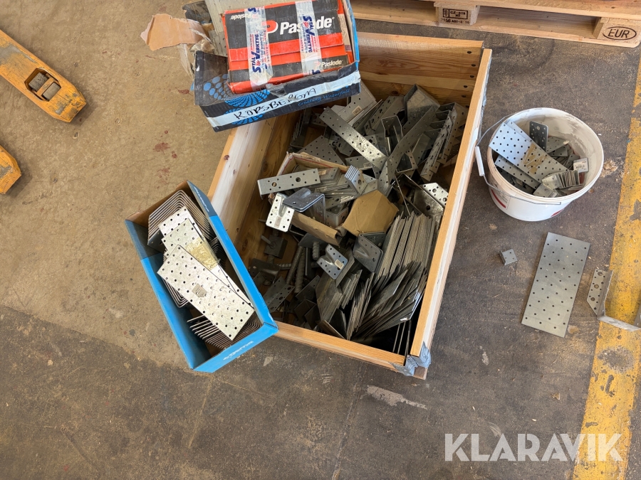 Parti med beslag / vinklar, olika mått