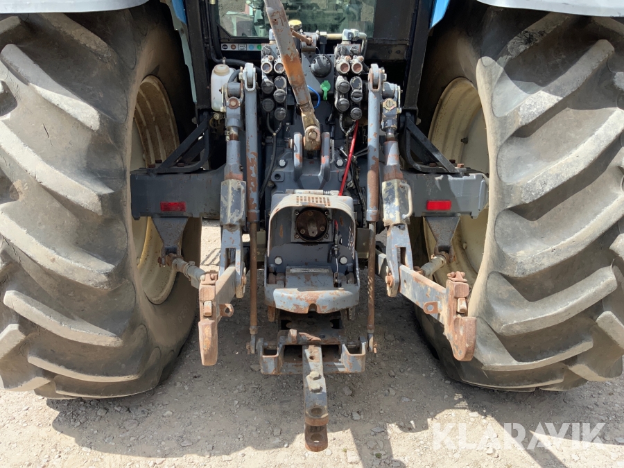 Traktor NewHolland 8360