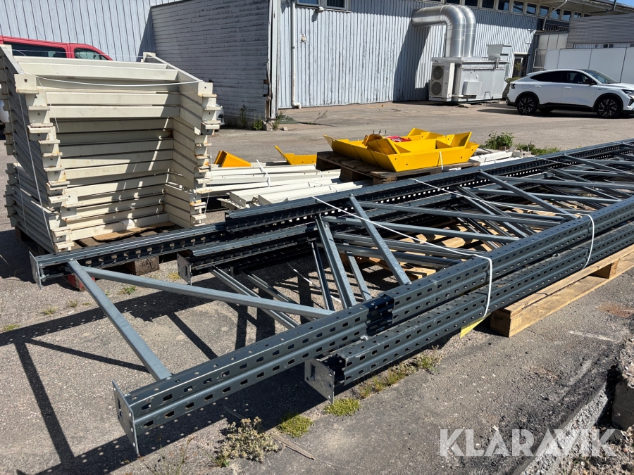 Pallställage Constructor Hövik p 90 m 6st gavlar, ca 35 balkar 16st pallinlägg