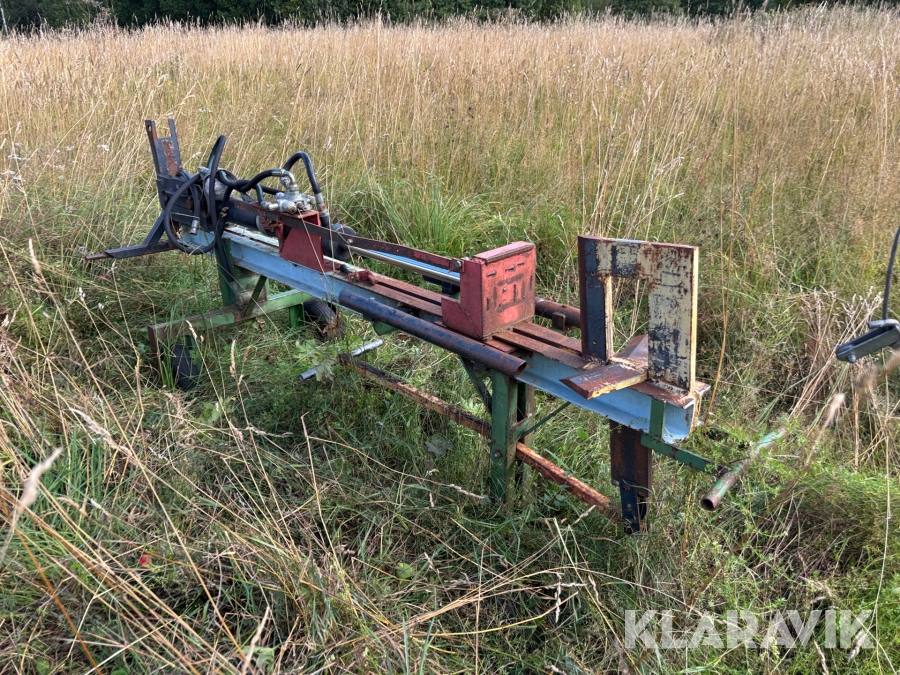 Hydraulisk vedklyv för traktor
