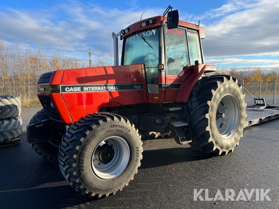 Traktor Case International 7120 Magnum