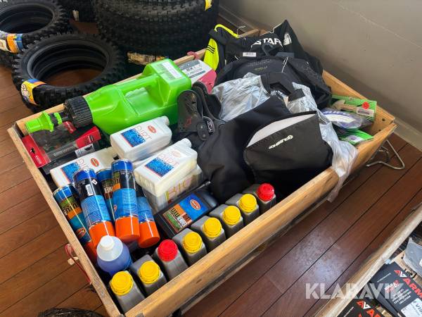 Parti med crossdelar / tillbehör