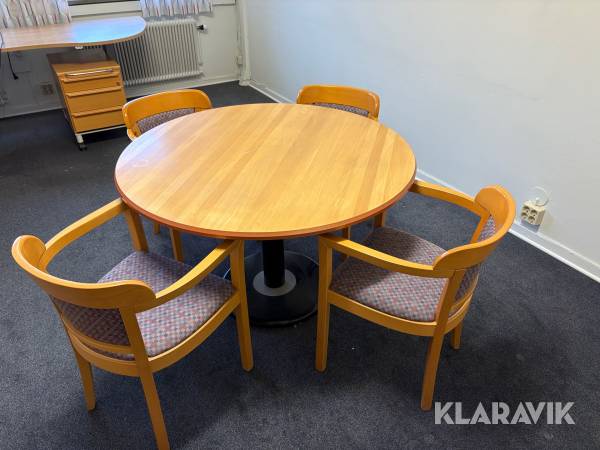 Bord och 4st stolar