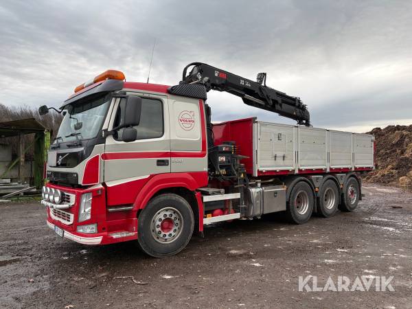 Kranbil med tipp Volvo FM 500 8*4 med sandspridare och vägverksanpassad