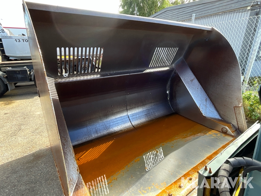 Högtippande skopa UFO 3,2m stora BM-fäste