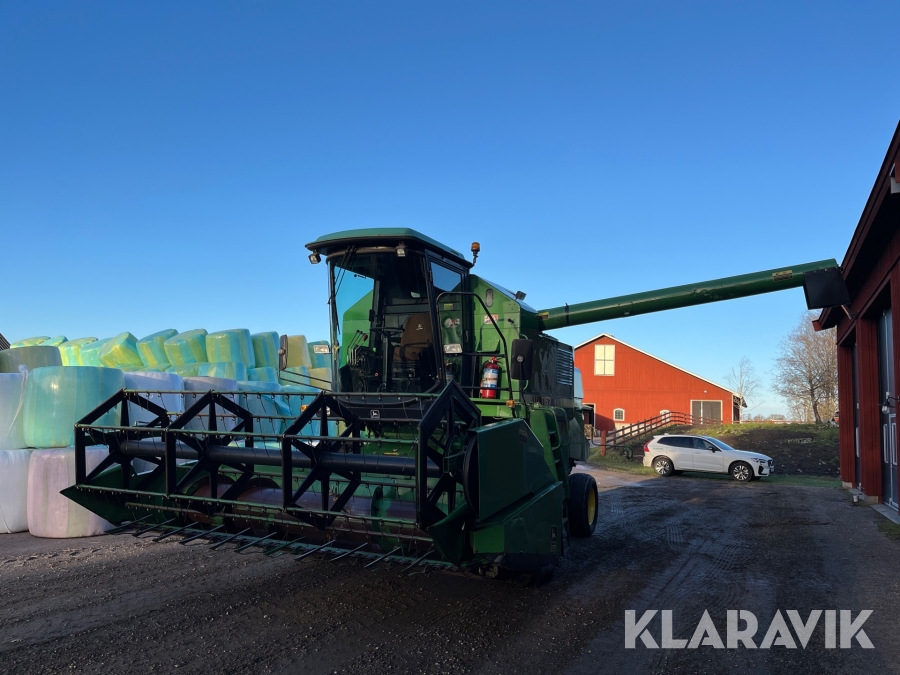 Tröska John Deere 1055