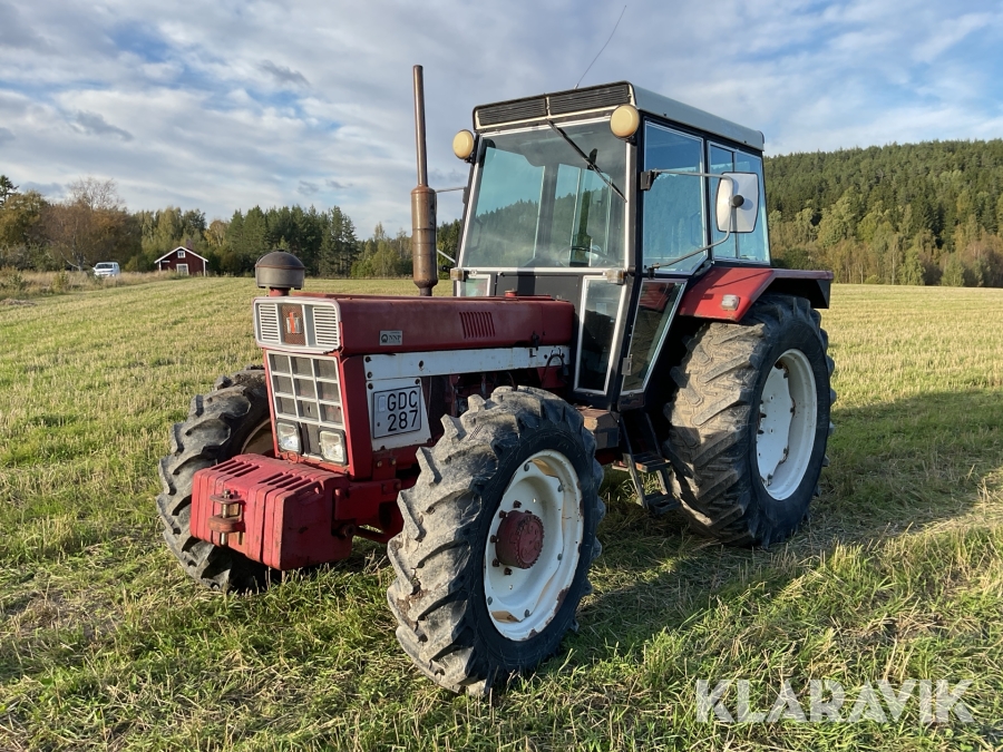 Traktor International 844-S