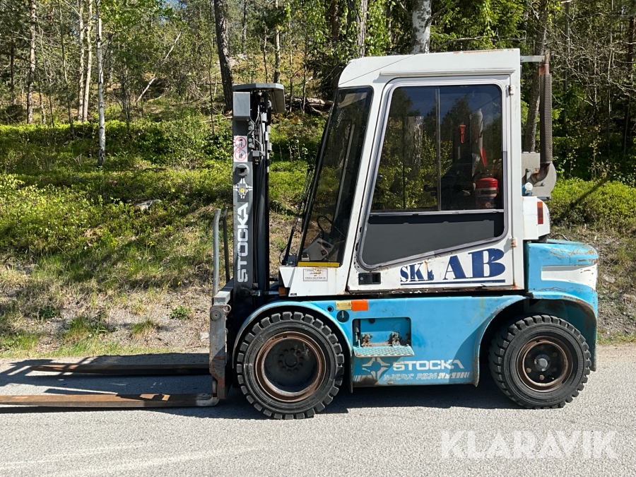 Truck Stocka 3-500 DSH 3.3 VL med sidoförskjutning och gaffelspridning