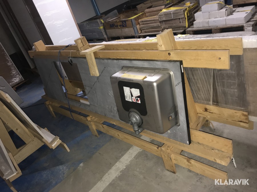 Bänkskiva i svart granit med ho Franke