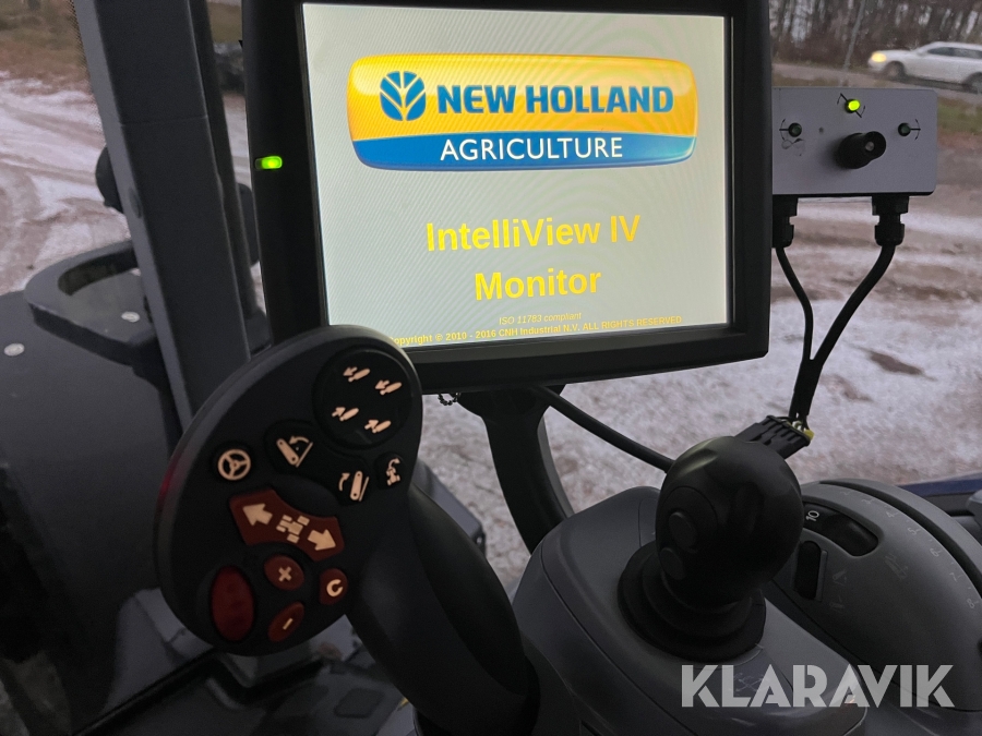 Traktor New Holland T 7.315 AC