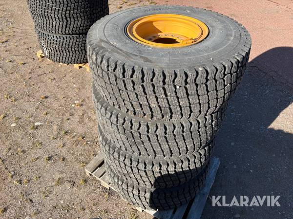 Entreprenaddäck  Hilo Snowmaster 20.5R25 4st med fälg