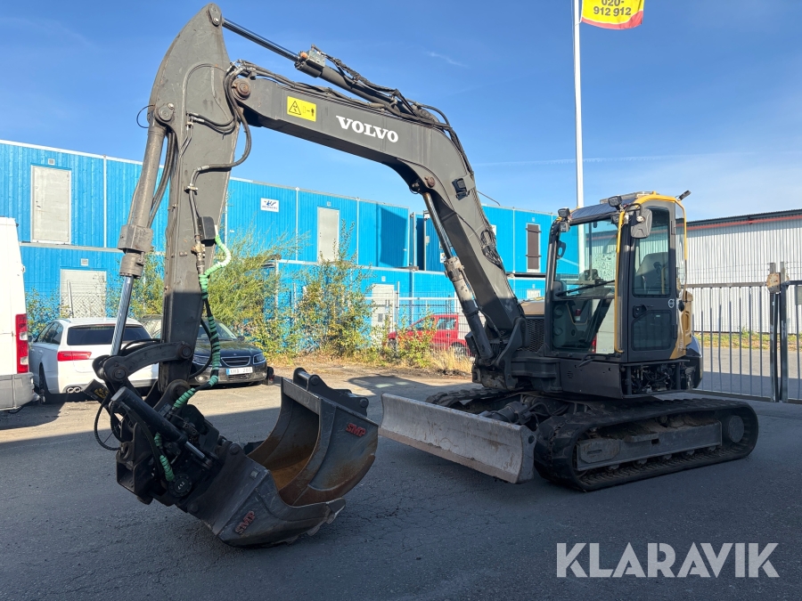 Grävmaskin Volvo ECR88D med tiltrotator och skopor