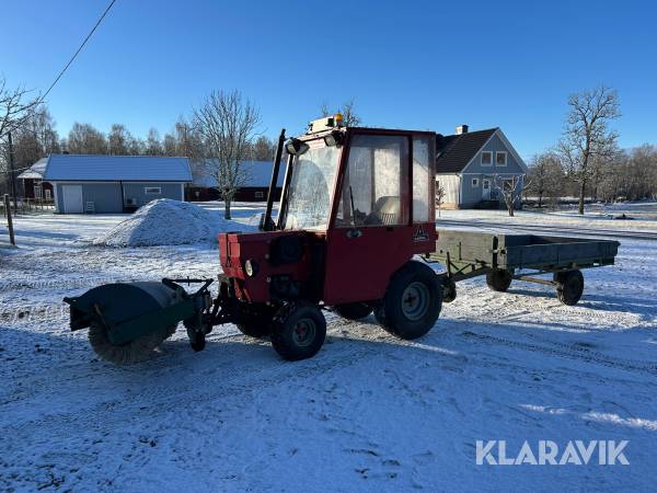 Kompakttraktor HAKO M-81 med kärra och sopvals