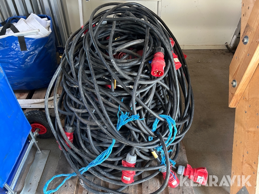 Parti med 32 ampere kablar