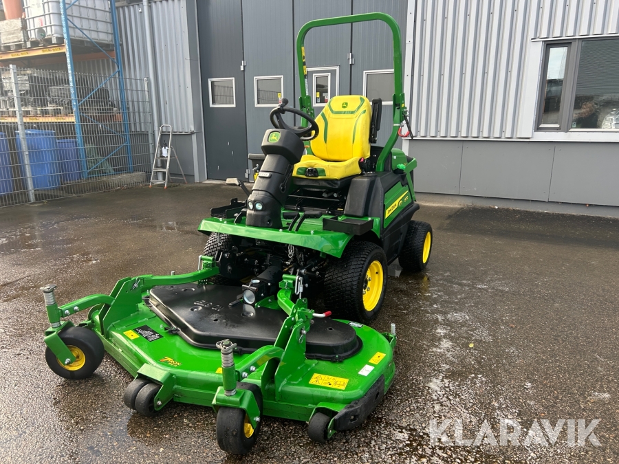 Åkgräsklippare John Deere Terraincut 1570 (4WD)