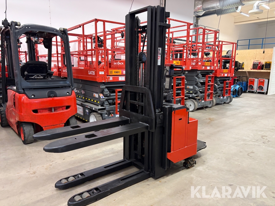 Ledstaplare BT LSF 1250/11 med trippel frilyft / initiallyft