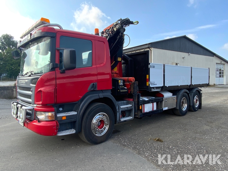 Lastväxlare Scania P310LB6X2 med kran och lämflak